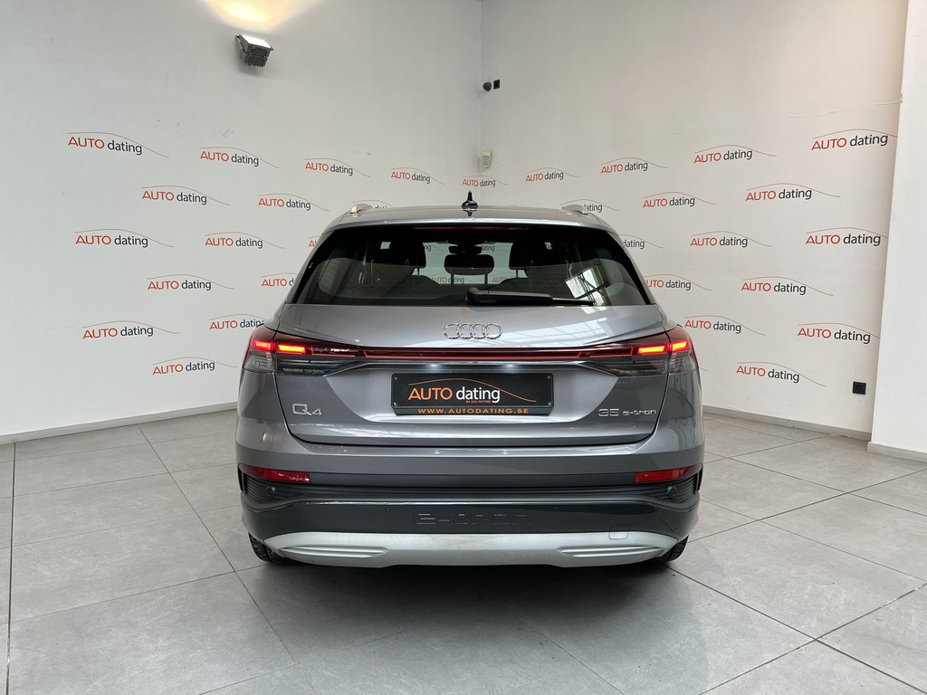 AUDI Q4