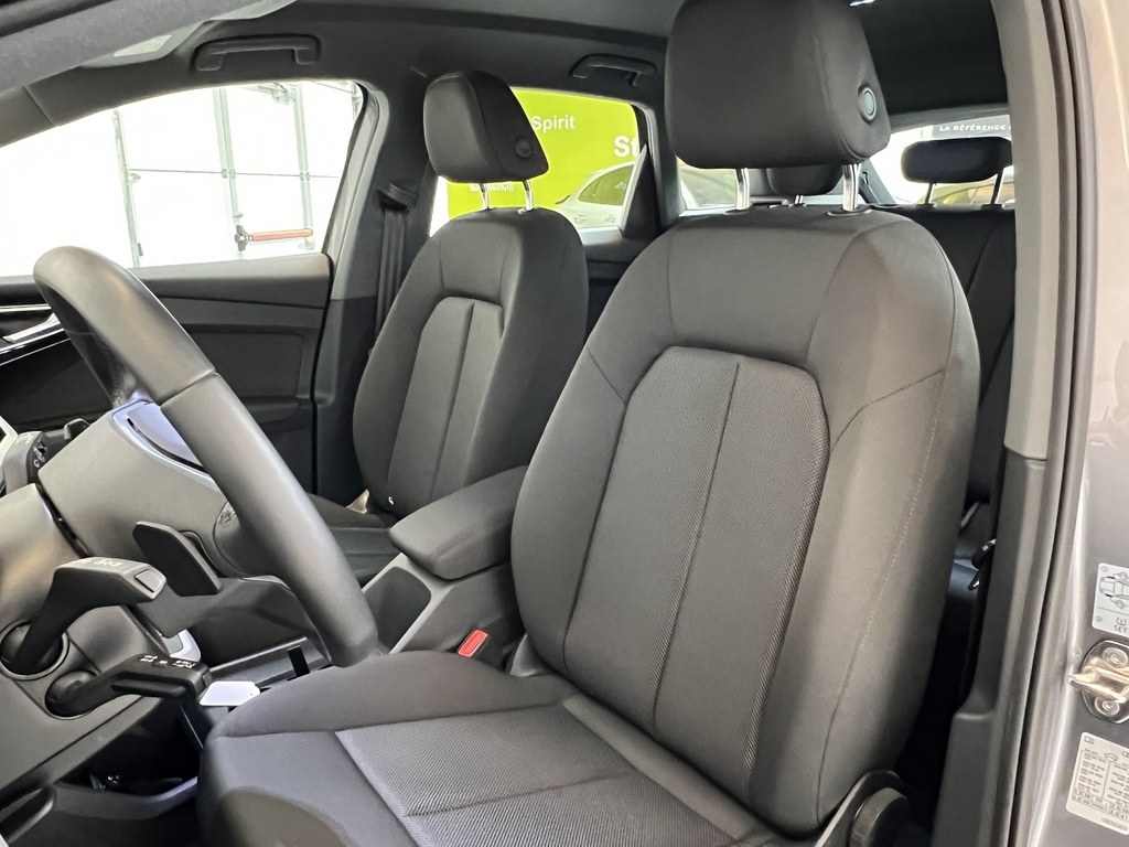 AUDI Q4