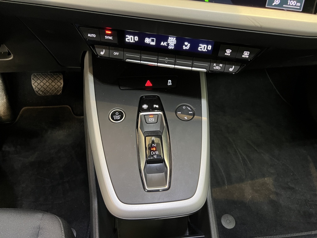 AUDI Q4