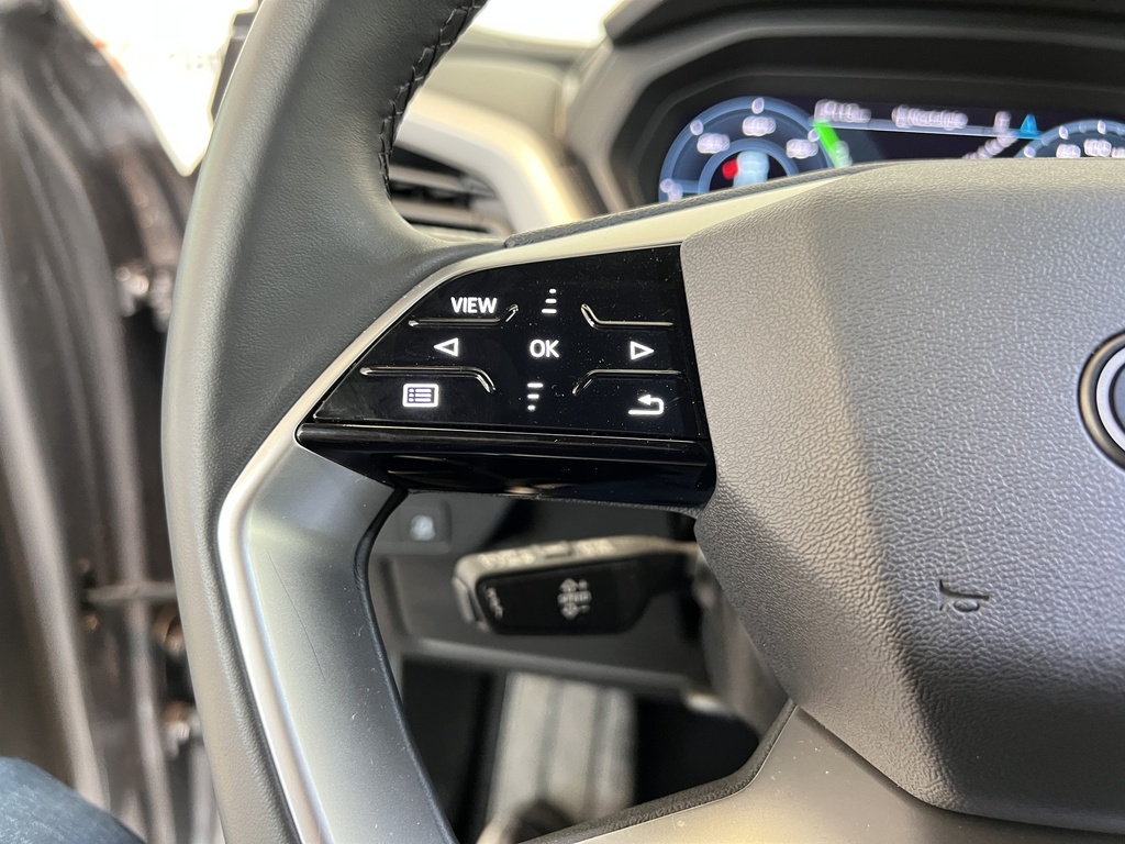 AUDI Q4