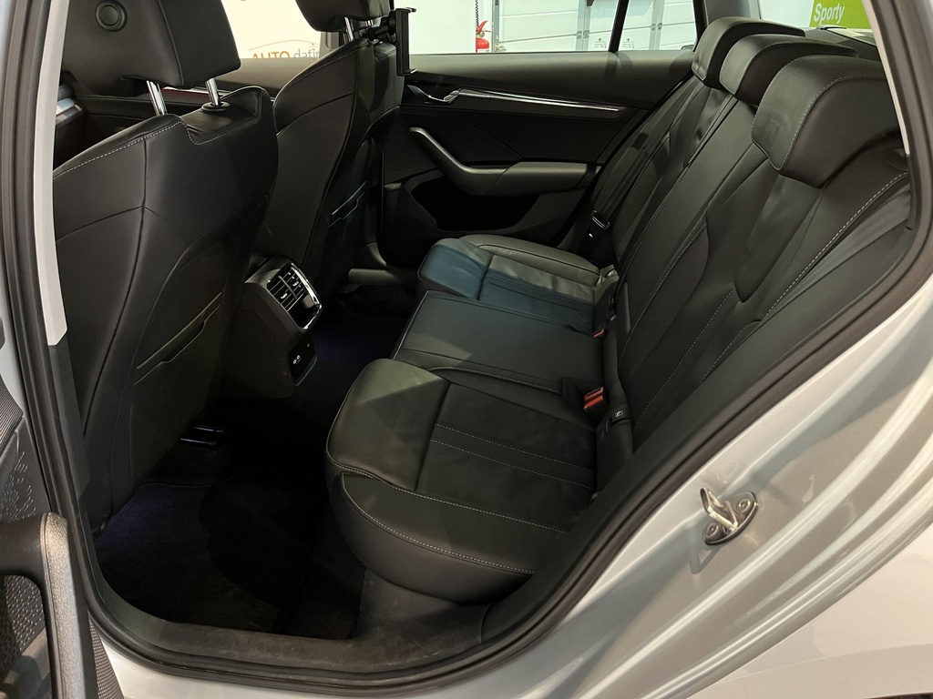 Skoda/OCTAVIA/3456