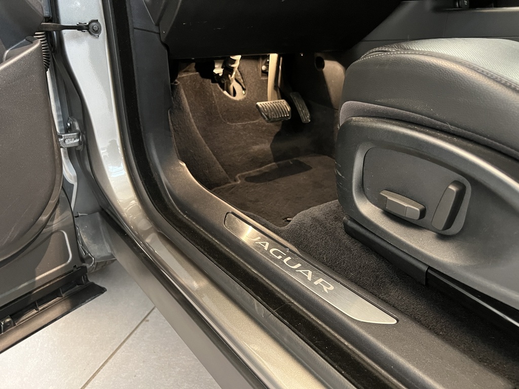 Jaguar/E-PACE/3482