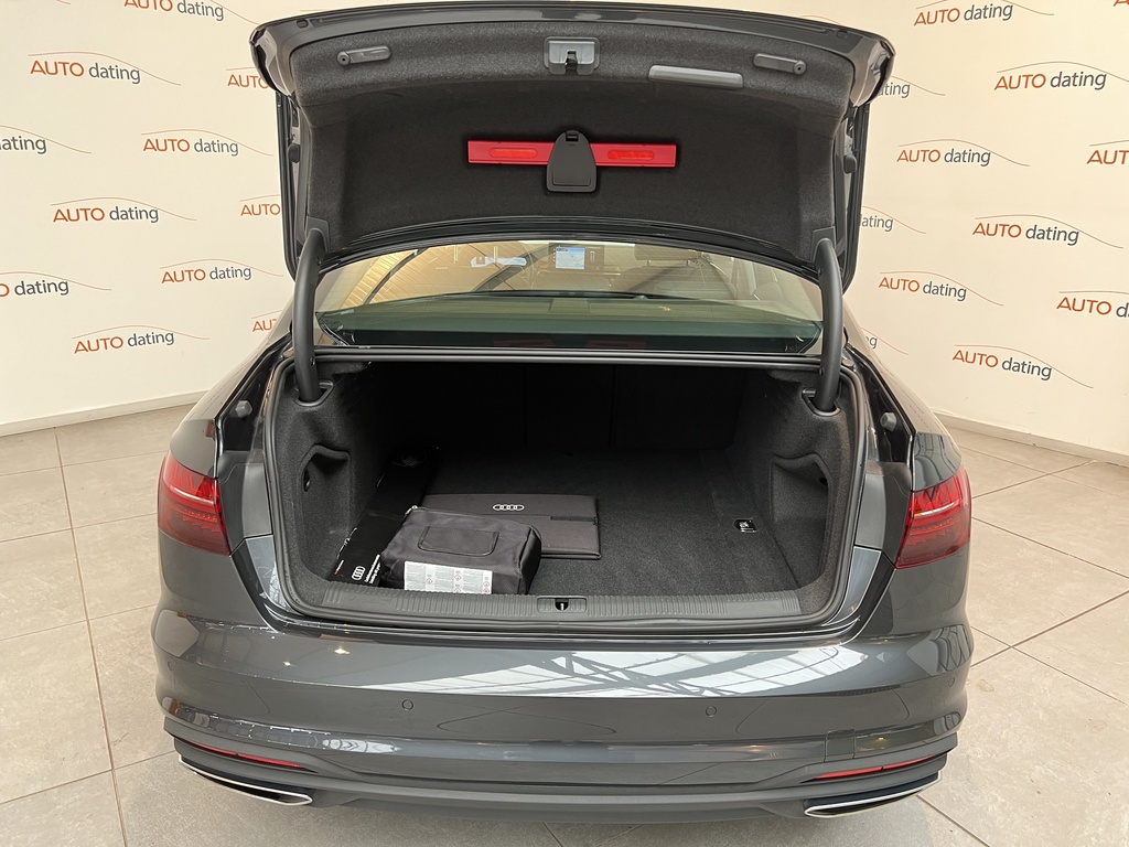 Audi/A4/3592