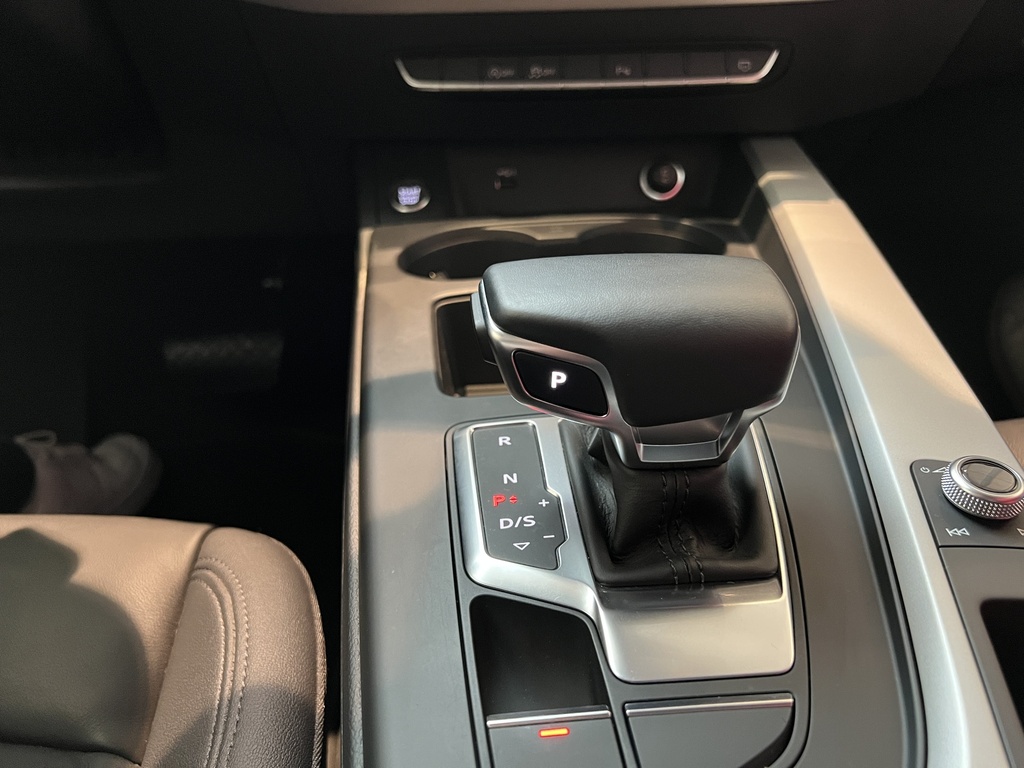 Audi/A4/3592