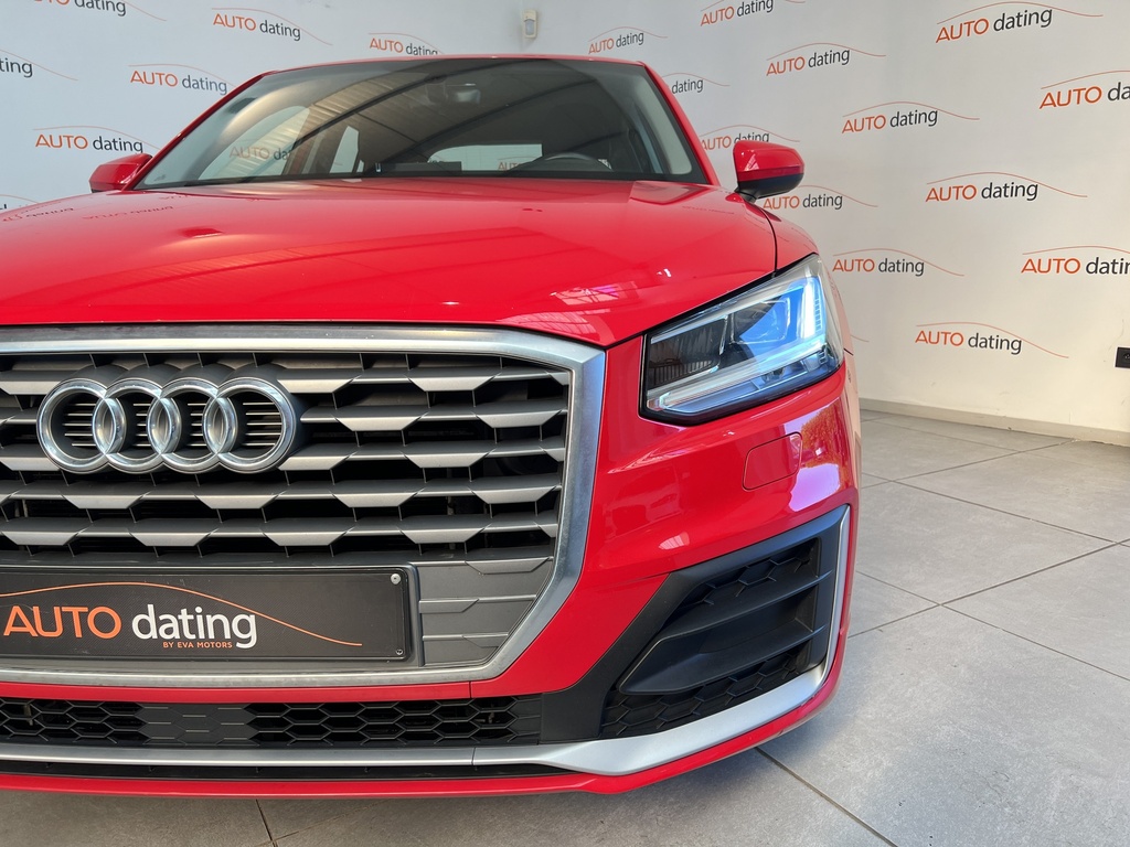 Audi/Q2/3864