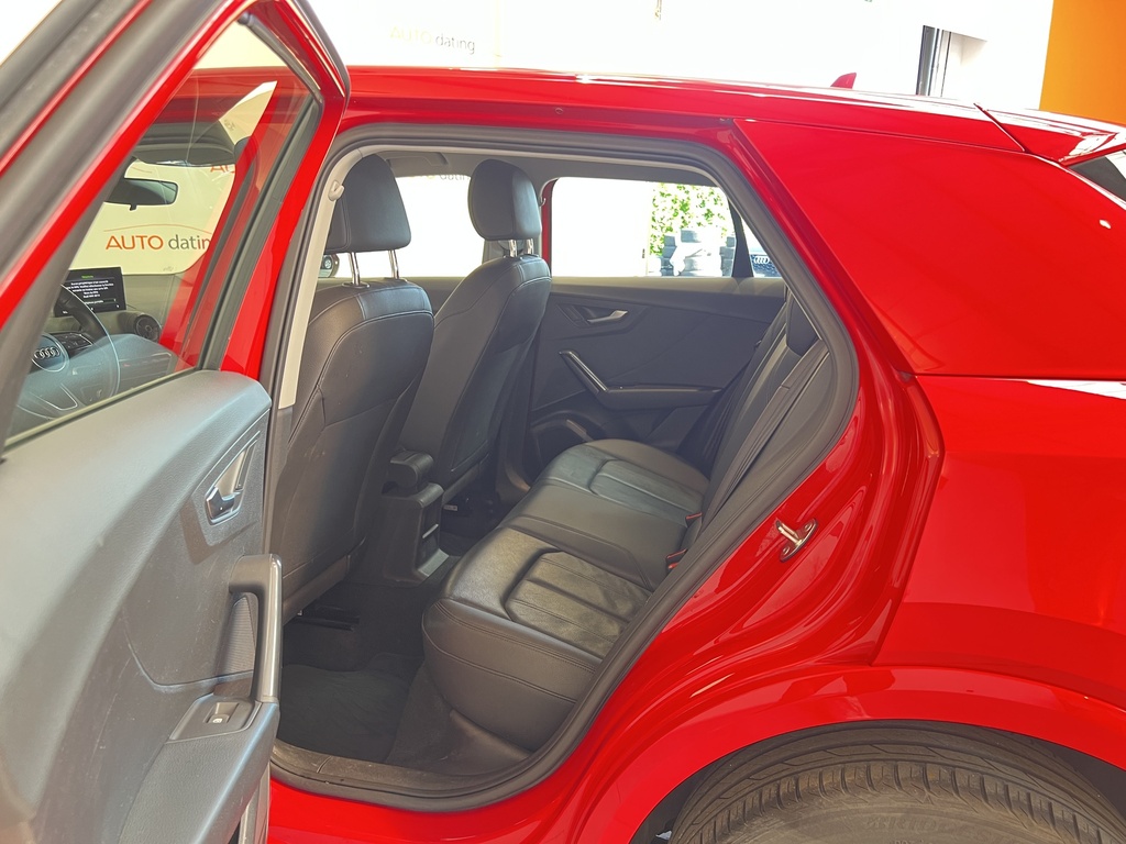 Audi/Q2/3864