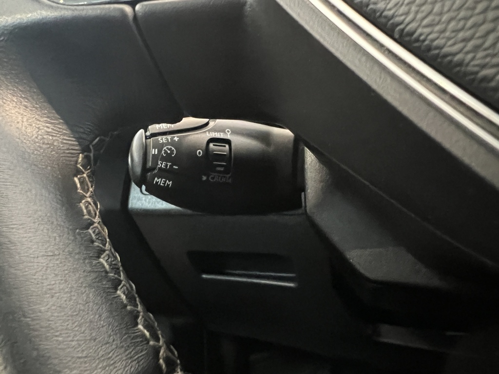 Peugeot/3008/Pas de Plaque