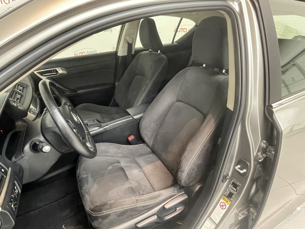 Lexus CT200H