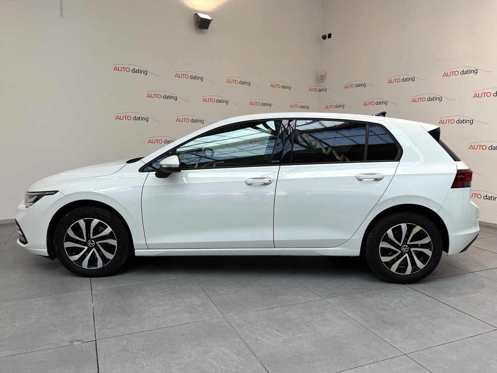 Volkswagen GOLF 8